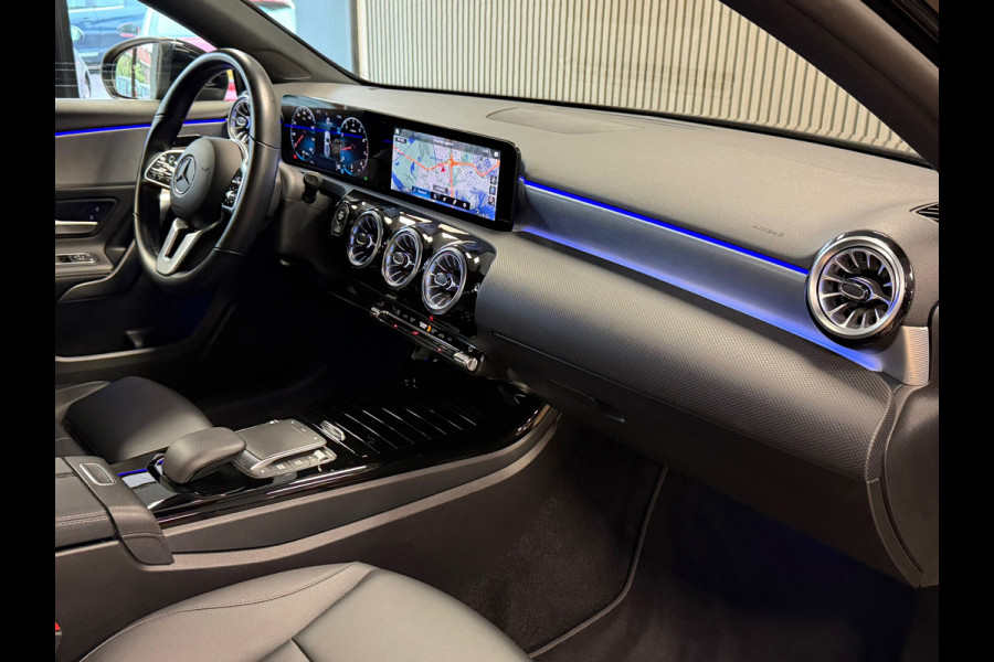 Mercedes-Benz A-Klasse 180 Business Solution AUT. PARKEERSENSOREN VOOR EN ACHTER CRUISE CONTROL STOELVERWARMING NAVI LDER