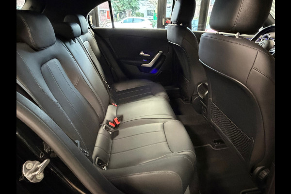 Mercedes-Benz A-Klasse 180 Business Solution AUT. PARKEERSENSOREN VOOR EN ACHTER CRUISE CONTROL STOELVERWARMING NAVI LDER