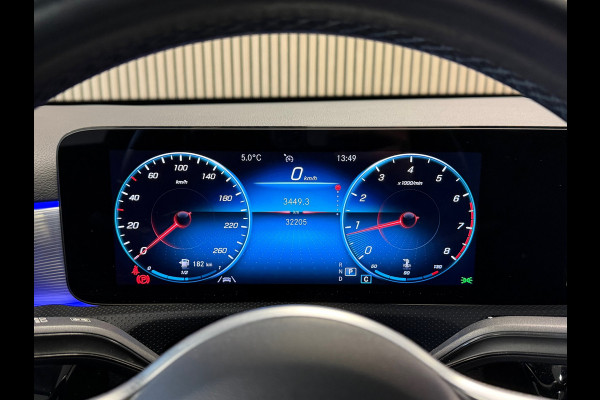 Mercedes-Benz A-Klasse 180 Business Solution AUT. PARKEERSENSOREN VOOR EN ACHTER CRUISE CONTROL STOELVERWARMING NAVI LDER
