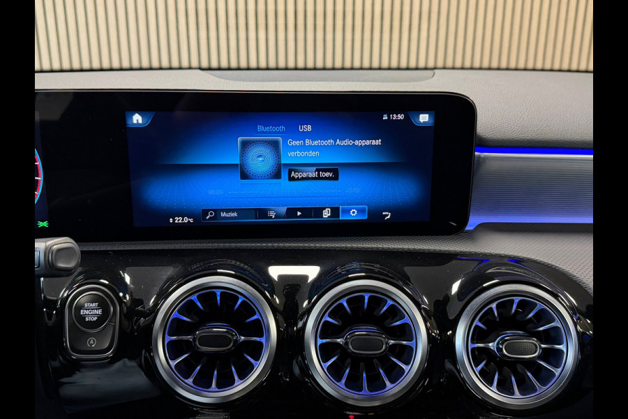 Mercedes-Benz A-Klasse 180 Business Solution AUT. PARKEERSENSOREN VOOR EN ACHTER CRUISE CONTROL STOELVERWARMING NAVI LDER