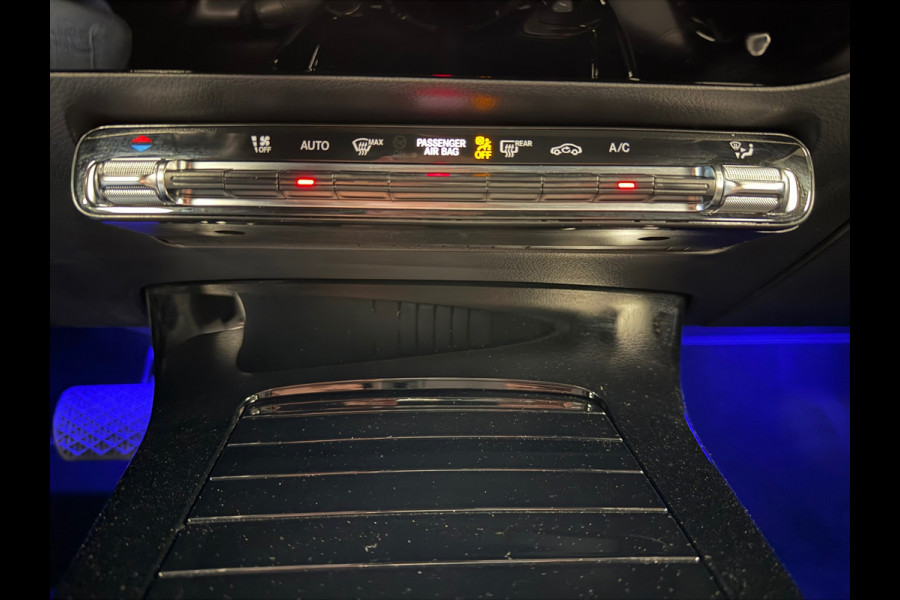Mercedes-Benz A-Klasse 180 Business Solution AUT. PARKEERSENSOREN VOOR EN ACHTER CRUISE CONTROL STOELVERWARMING NAVI LDER
