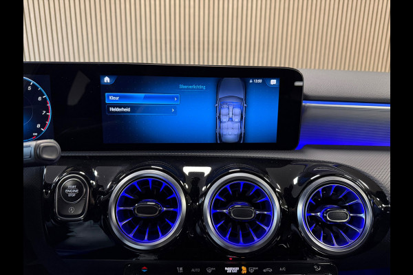 Mercedes-Benz A-Klasse 180 Business Solution AUT. PARKEERSENSOREN VOOR EN ACHTER CRUISE CONTROL STOELVERWARMING NAVI LDER