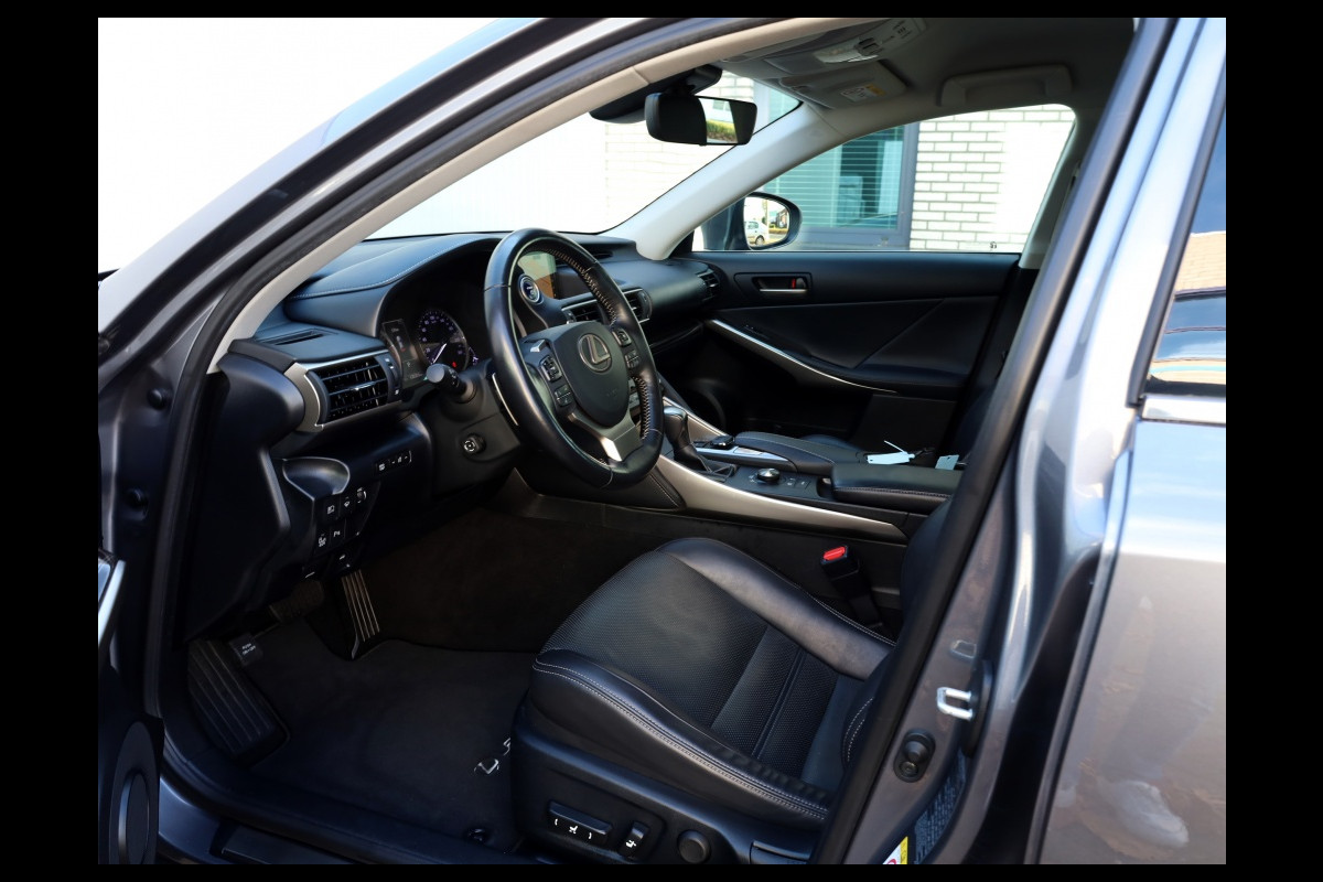 Lexus IS 300h Hybrid Luxury Line | Mark Levinson | Stoelventilatie | LED