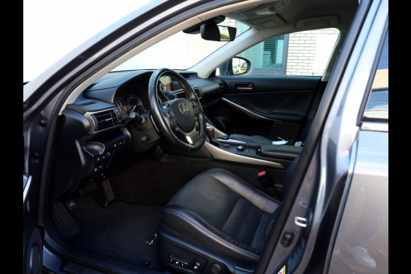 Lexus IS 300h Hybrid Luxury Line | Mark Levinson | Stoelventilatie | LED