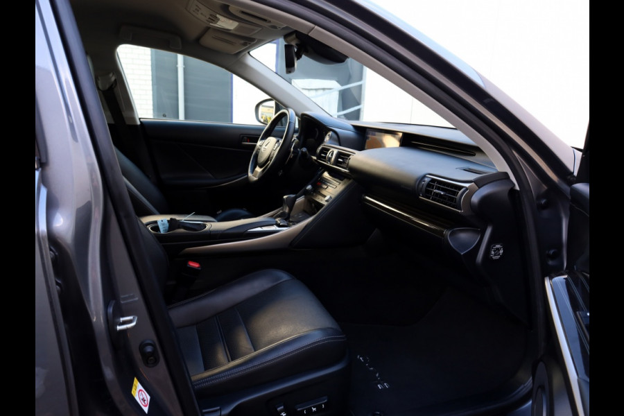 Lexus IS 300h Hybrid Luxury Line | Mark Levinson | Stoelventilatie | LED