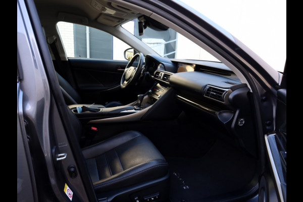 Lexus IS 300h Hybrid Luxury Line | Mark Levinson | Stoelventilatie | LED