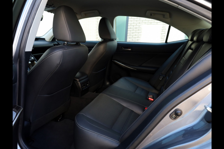 Lexus IS 300h Hybrid Luxury Line | Mark Levinson | Stoelventilatie | LED