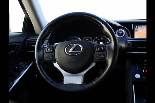 Lexus IS 300h Hybrid Luxury Line | Mark Levinson | Stoelventilatie | LED