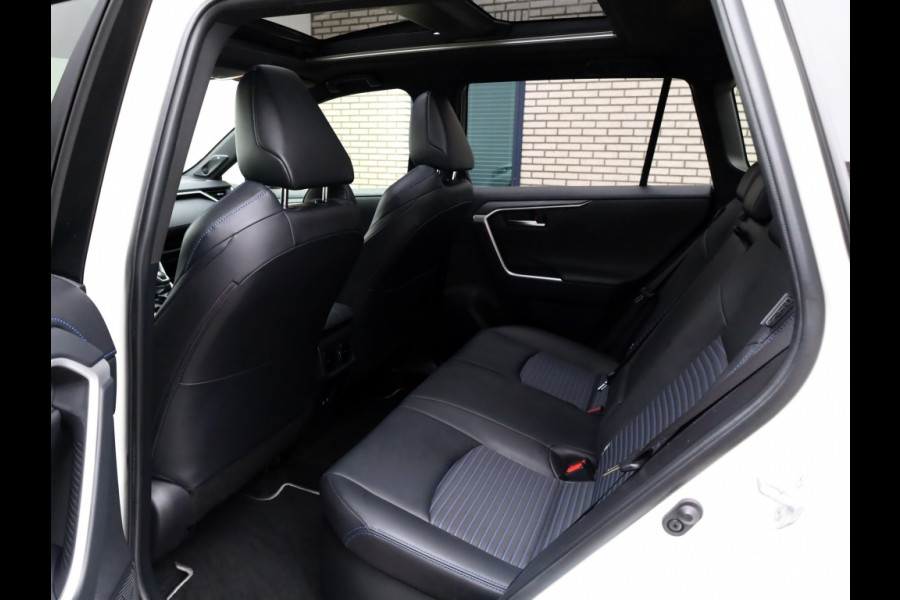 Toyota RAV4 2.5 Hybrid Bi-Tone | Panoramadak | JBL Audio | Treeplanken