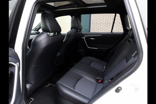 Toyota RAV4 2.5 Hybrid Bi-Tone | Panoramadak | JBL Audio | Treeplanken