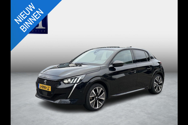 Peugeot e-208 EV GT 350 50 kWh VAN: 17.900,- VOOR: 15.877,- UW EINDEJAARSVOORDEEL: 2.023,- EURO | 3-fase laden | SOH 88% | Panoramadak | Adaptieve cruise control | Virtual cockpit | Stoelverwarming | Full options
