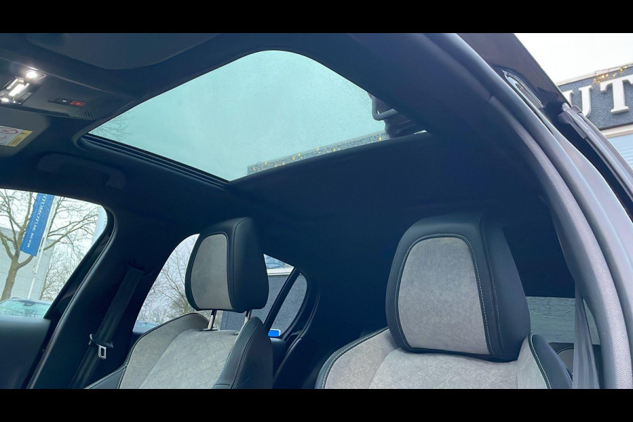 Peugeot e-208 EV GT 350 50 kWh VAN: 17.900,- VOOR: 15.877,- UW EINDEJAARSVOORDEEL: 2.023,- EURO | 3-fase laden | SOH 88% | Panoramadak | Adaptieve cruise control | Virtual cockpit | Stoelverwarming | Full options