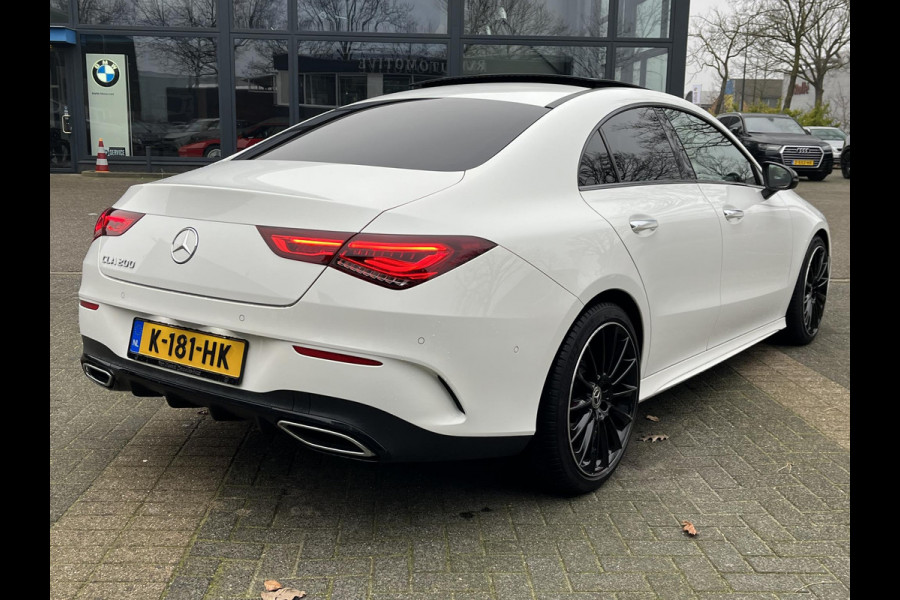 Mercedes-Benz CLA-Klasse 200 Business Solution AMG VAN: €34.900,- | VOOR: €31.877,- | UW E INDEJAARSVOORDEEL: €3.023,- l 1e eigenaar | NL Auto  Panoramadak | Sfeerverlichting | Elektrische stoelen met geheugen | Camera | Apple CarPlay | Rijklaar geleverd met 12 maanden BOVAG-garantie