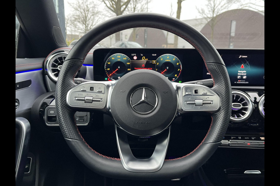 Mercedes-Benz CLA-Klasse 200 Business Solution AMG VAN: €34.900,- | VOOR: €31.877,- | UW E INDEJAARSVOORDEEL: €3.023,- l 1e eigenaar | NL Auto  Panoramadak | Sfeerverlichting | Elektrische stoelen met geheugen | Camera | Apple CarPlay | Rijklaar geleverd met 12 maanden BOVAG-garantie