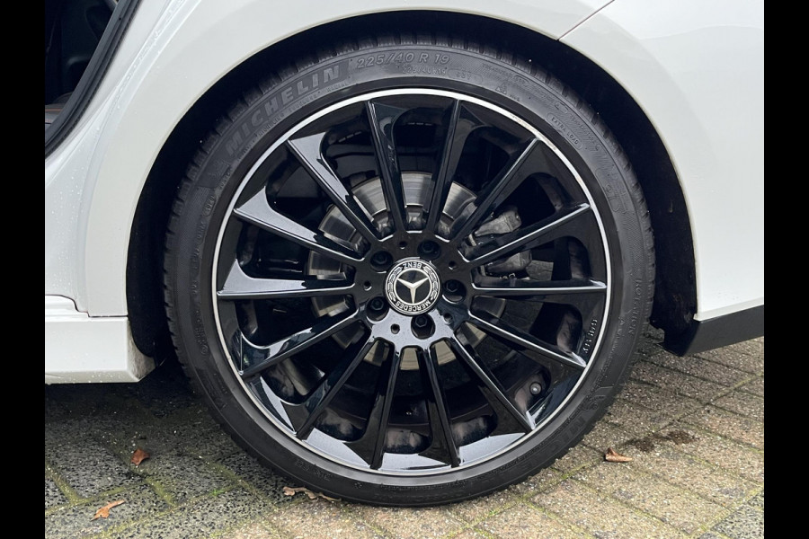 Mercedes-Benz CLA-Klasse 200 Business Solution AMG VAN: €34.900,- | VOOR: €31.877,- | UW E INDEJAARSVOORDEEL: €3.023,- l 1e eigenaar | NL Auto  Panoramadak | Sfeerverlichting | Elektrische stoelen met geheugen | Camera | Apple CarPlay | Rijklaar geleverd met 12 maanden BOVAG-garantie