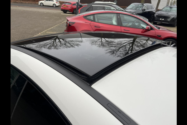 Mercedes-Benz CLA-Klasse 200 Business Solution AMG VAN: €34.900,- | VOOR: €31.877,- | UW E INDEJAARSVOORDEEL: €3.023,- l 1e eigenaar | NL Auto  Panoramadak | Sfeerverlichting | Elektrische stoelen met geheugen | Camera | Apple CarPlay | Rijklaar geleverd met 12 maanden BOVAG-garantie