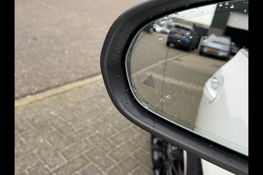 Mercedes-Benz CLA-Klasse 200 Business Solution AMG VAN: €34.900,- | VOOR: €31.877,- | UW E INDEJAARSVOORDEEL: €3.023,- l 1e eigenaar | NL Auto  Panoramadak | Sfeerverlichting | Elektrische stoelen met geheugen | Camera | Apple CarPlay | Rijklaar geleverd met 12 maanden BOVAG-garantie