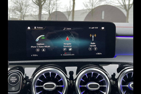 Mercedes-Benz CLA-Klasse 200 Business Solution AMG VAN: €34.900,- | VOOR: €31.877,- | UW E INDEJAARSVOORDEEL: €3.023,- l 1e eigenaar | NL Auto  Panoramadak | Sfeerverlichting | Elektrische stoelen met geheugen | Camera | Apple CarPlay | Rijklaar geleverd met 12 maanden BOVAG-garantie