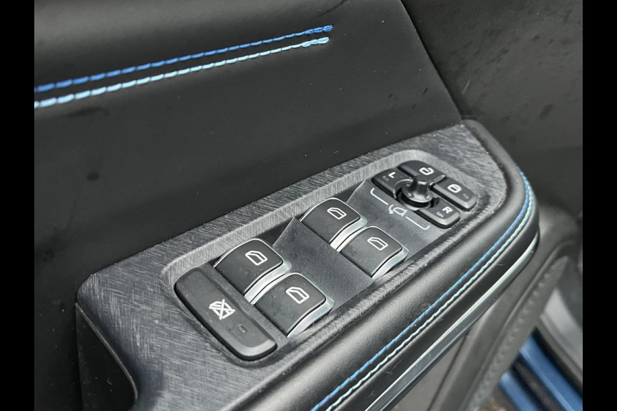 Lynk & Co 01 1.5 VAN: €24.900,- VOOR: €21.440,- UW EINDEJAARSVOORDEEL: €3.460,- | PHEV PLUG-IN HYBRIDE | COMPLETE AUTO | ELEKTRISCH PANORAMADAK | FULL OPTIONS | LYNK & CO GARANTIE T/M 05-2026 | RIJKLAAR GELEVERD | BTW VERREKENBAARE|