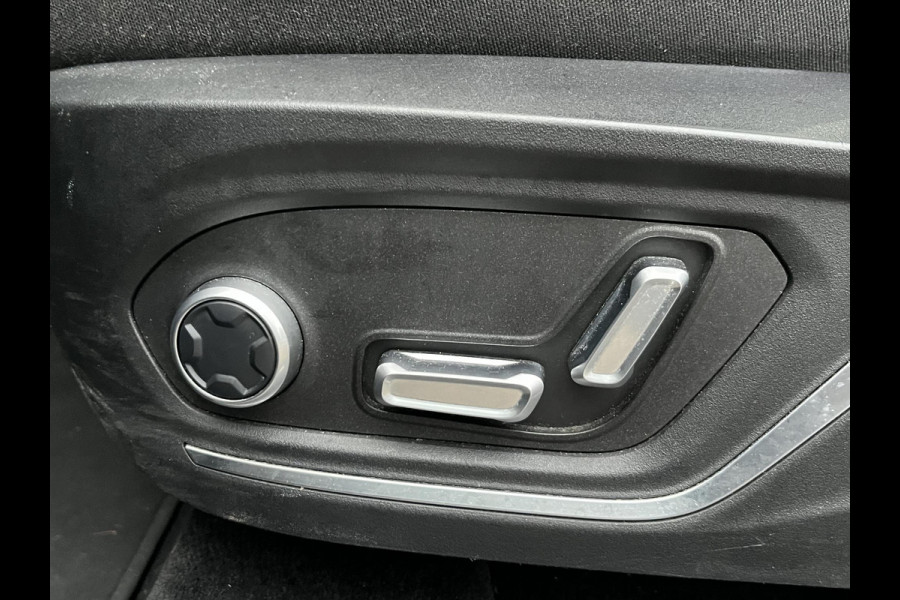 Lynk & Co 01 1.5 VAN: €24.900,- VOOR: €21.440,- UW EINDEJAARSVOORDEEL: €3.460,- | PHEV PLUG-IN HYBRIDE | COMPLETE AUTO | ELEKTRISCH PANORAMADAK | FULL OPTIONS | LYNK & CO GARANTIE T/M 05-2026 | RIJKLAAR GELEVERD | BTW VERREKENBAARE|