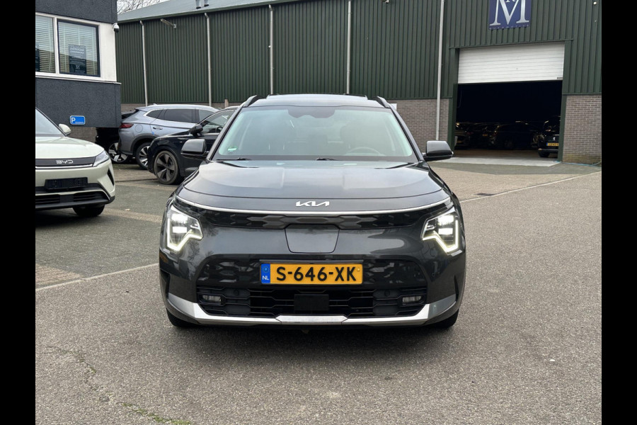 Kia Niro EV ExecutiveLine 64.8 kWh VAN: €31.900,- VOOR: €29.877,- UW EINDEJAARSVOORDEEL: €2.023|10 JAAR GARANTIE| PANO| STOEL+ STUURVERWARMING|ELEK. ACHTERKLEP|  STOELVENTILATIE| ACHTERBANK VERWARMD| MEM. STOEL| HEAD-UP|