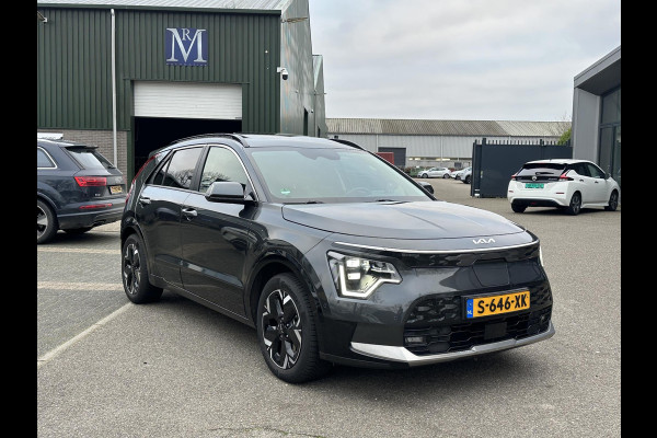 Kia Niro EV ExecutiveLine 64.8 kWh VAN: €31.900,- VOOR: €29.877,- UW EINDEJAARSVOORDEEL: €2.023|10 JAAR GARANTIE| PANO| STOEL+ STUURVERWARMING|ELEK. ACHTERKLEP|  STOELVENTILATIE| ACHTERBANK VERWARMD| MEM. STOEL| HEAD-UP|