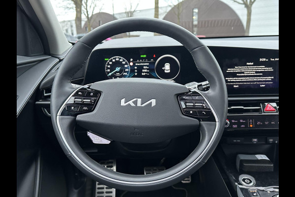 Kia Niro EV ExecutiveLine 64.8 kWh VAN: €31.900,- VOOR: €29.877,- UW EINDEJAARSVOORDEEL: €2.023|10 JAAR GARANTIE| PANO| STOEL+ STUURVERWARMING|ELEK. ACHTERKLEP|  STOELVENTILATIE| ACHTERBANK VERWARMD| MEM. STOEL| HEAD-UP|