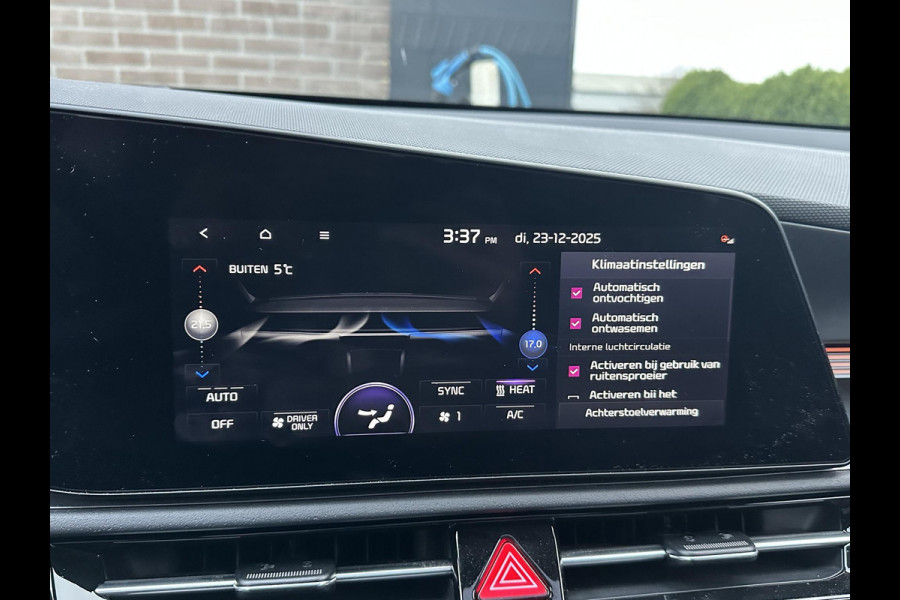 Kia Niro EV ExecutiveLine 64.8 kWh VAN: €31.900,- VOOR: €29.877,- UW EINDEJAARSVOORDEEL: €2.023|10 JAAR GARANTIE| PANO| STOEL+ STUURVERWARMING|ELEK. ACHTERKLEP|  STOELVENTILATIE| ACHTERBANK VERWARMD| MEM. STOEL| HEAD-UP|