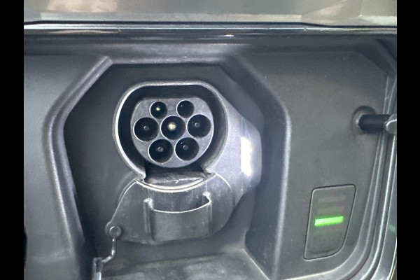 Kia Niro EV ExecutiveLine 64.8 kWh VAN: €31.900,- VOOR: €29.877,- UW EINDEJAARSVOORDEEL: €2.023|10 JAAR GARANTIE| PANO| STOEL+ STUURVERWARMING|ELEK. ACHTERKLEP|  STOELVENTILATIE| ACHTERBANK VERWARMD| MEM. STOEL| HEAD-UP|