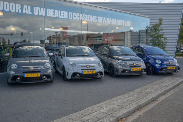 Abarth 595C 1.4 145PK / DAB+ / Parkeer sensoren / Climate control