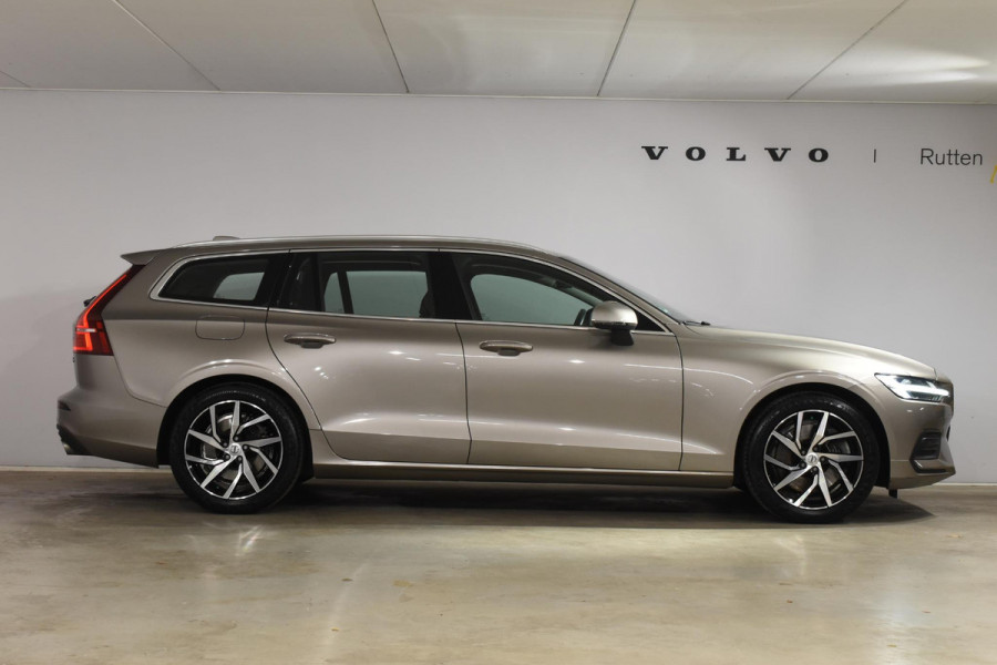 Volvo V60 T5 250PK Momentum / Navigatie / Achteruitrijcamera / Climate Control / Trekhaak, Parkeersensoren / 18'' LM Velgen /
