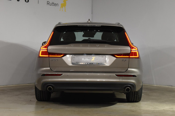 Volvo V60 T5 250PK Momentum / Navigatie / Achteruitrijcamera / Climate Control / Trekhaak, Parkeersensoren / 18'' LM Velgen /
