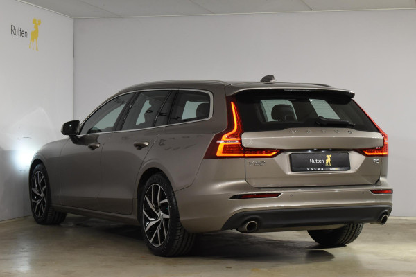 Volvo V60 T5 250PK Momentum / Navigatie / Achteruitrijcamera / Climate Control / Trekhaak, Parkeersensoren / 18'' LM Velgen /