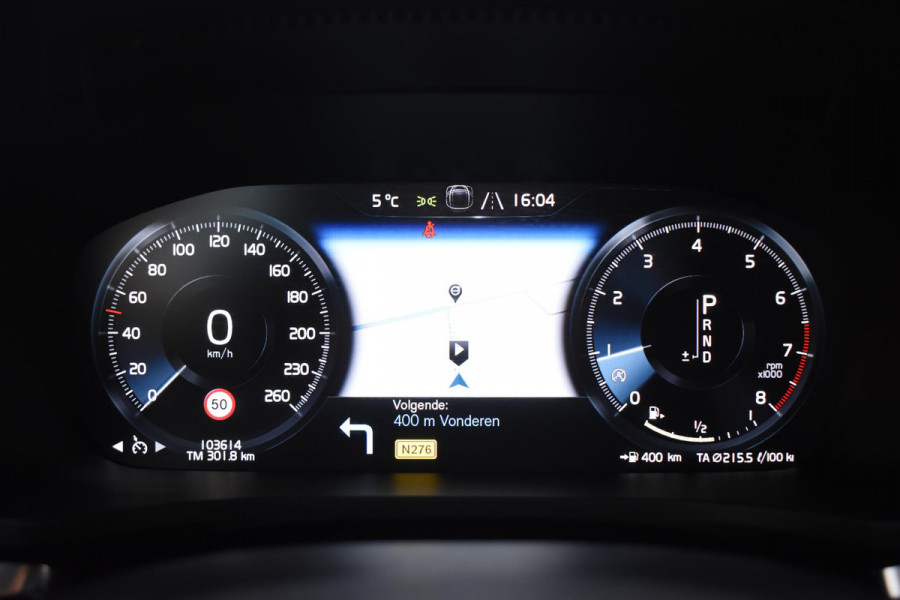 Volvo V60 T5 250PK Momentum / Navigatie / Achteruitrijcamera / Climate Control / Trekhaak, Parkeersensoren / 18'' LM Velgen /