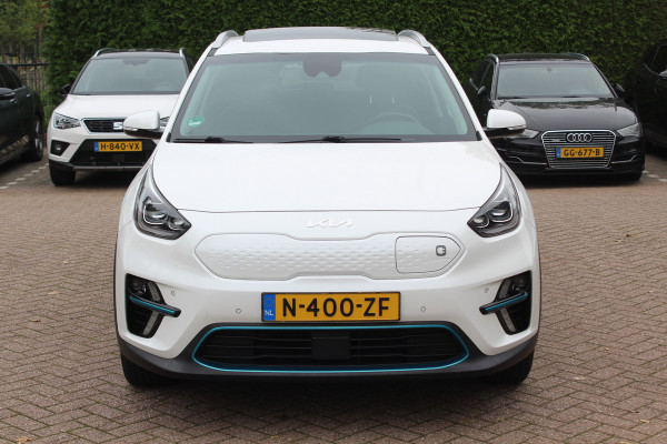 Kia e-Niro DynamicPlusLine 64 kWh / SoH 97.3% / Camera / Schuifdak / Leder / Keyless / Navigatie / Dodehoek / DAB / Cruise Control