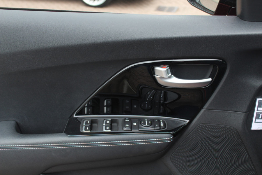 Kia e-Niro DynamicPlusLine 64 kWh / SoH 97.3% / Camera / Schuifdak / Leder / Keyless / Navigatie / Dodehoek / DAB / Cruise Control
