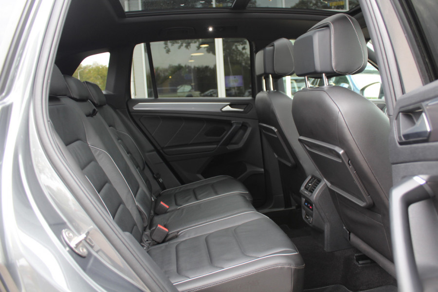 Volkswagen Tiguan 1.5 TSI ACT Highline Business 3x R-Line / Panoramadak / Camera / Leder / 20'' / Blackpack / CarPlay / DAB / Stoelverwarming / Virtual Cockpit / ACC