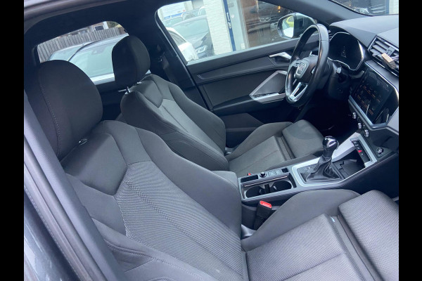 Audi Q3 45E TFSI S-LINE/AUT/CAMERA/MATRIX/BLINDSPOT/LANE/VIRTUAL