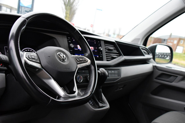 Volkswagen Transporter 2.0 TDI L2H1 DC Highline Adaptieve Cruise, Camera, Carplay, LED, 150pk, Automaat, Multimedia, Trekhaak, Uniek!