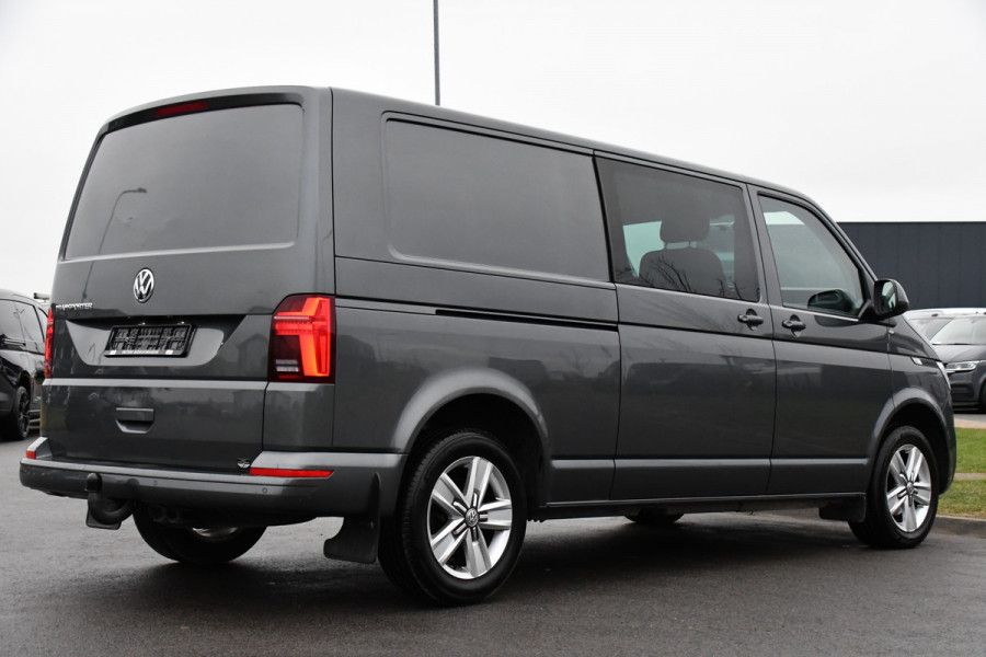 Volkswagen Transporter 2.0 TDI L2H1 DC Highline Adaptieve Cruise, Camera, Carplay, LED, 150pk, Automaat, Multimedia, Trekhaak, Uniek!