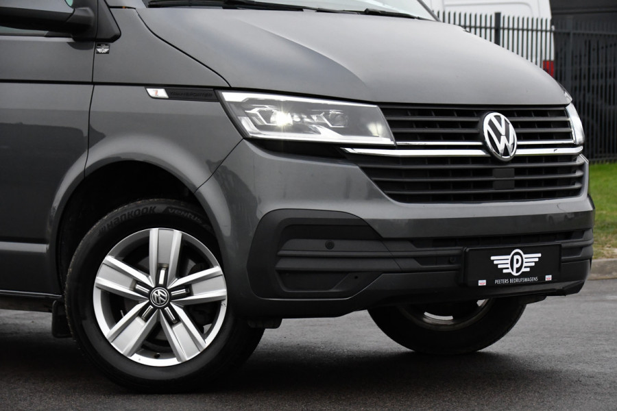 Volkswagen Transporter 2.0 TDI L2H1 DC Highline Adaptieve Cruise, Camera, Carplay, LED, 150pk, Automaat, Multimedia, Trekhaak, Uniek!