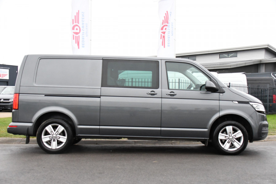 Volkswagen Transporter 2.0 TDI L2H1 DC Highline Adaptieve Cruise, Camera, Carplay, LED, 150pk, Automaat, Multimedia, Trekhaak, Uniek!
