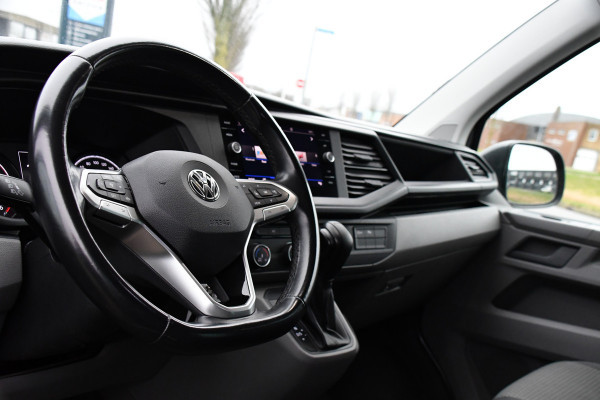 Volkswagen Transporter 2.0 TDI L2H1 DC Highline Adaptieve Cruise, Camera, Carplay, LED, 150pk, Automaat, Multimedia, Trekhaak, Uniek!