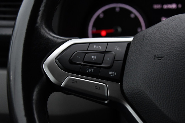 Volkswagen Transporter 2.0 TDI L2H1 DC Highline Adaptieve Cruise, Camera, Carplay, LED, 150pk, Automaat, Multimedia, Trekhaak, Uniek!