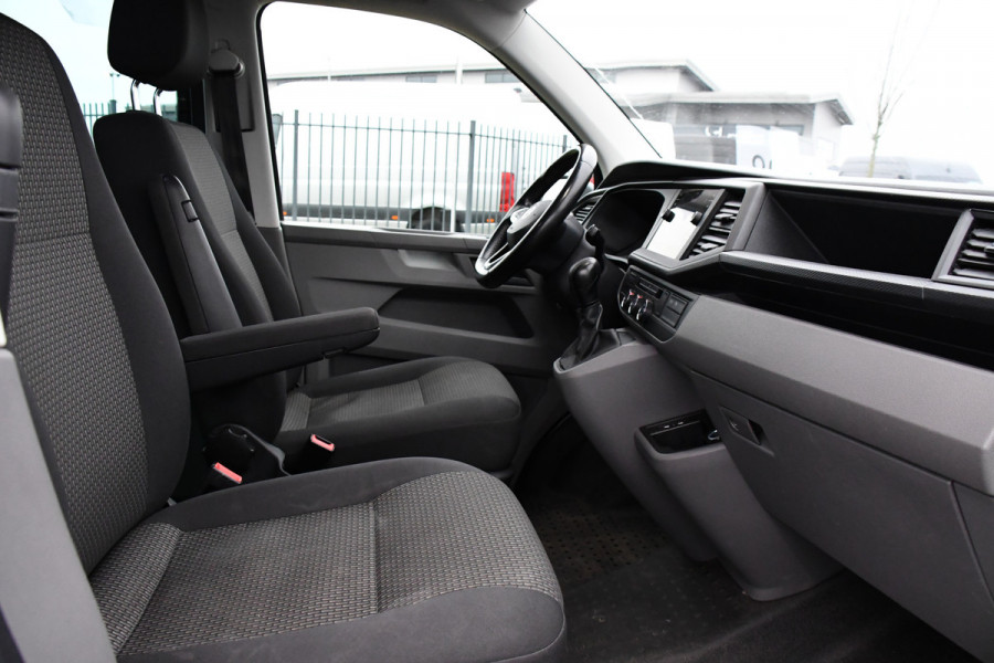 Volkswagen Transporter 2.0 TDI L2H1 DC Highline Adaptieve Cruise, Camera, Carplay, LED, 150pk, Automaat, Multimedia, Trekhaak, Uniek!
