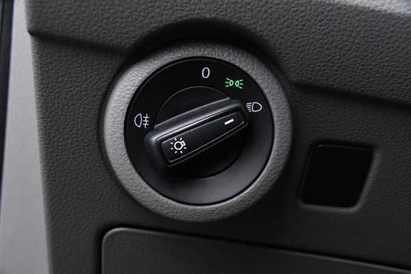 Volkswagen Transporter 2.0 TDI L2H1 DC Highline Adaptieve Cruise, Camera, Carplay, LED, 150pk, Automaat, Multimedia, Trekhaak, Uniek!