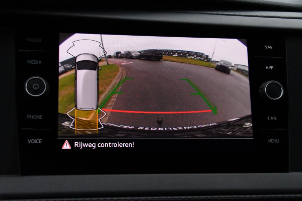 Volkswagen Transporter 2.0 TDI L2H1 DC Highline Adaptieve Cruise, Camera, Carplay, LED, 150pk, Automaat, Multimedia, Trekhaak, Uniek!