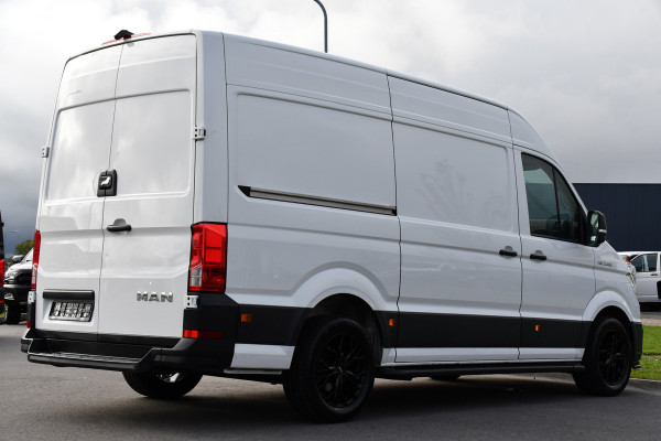 MAN TGE 35 2.0 L3H3 PB Edition Full Options! Adaptieve Cruise, LED, Carplay, 177pk, Automaat, Multimedia, Stoelverwarming, Uniek!