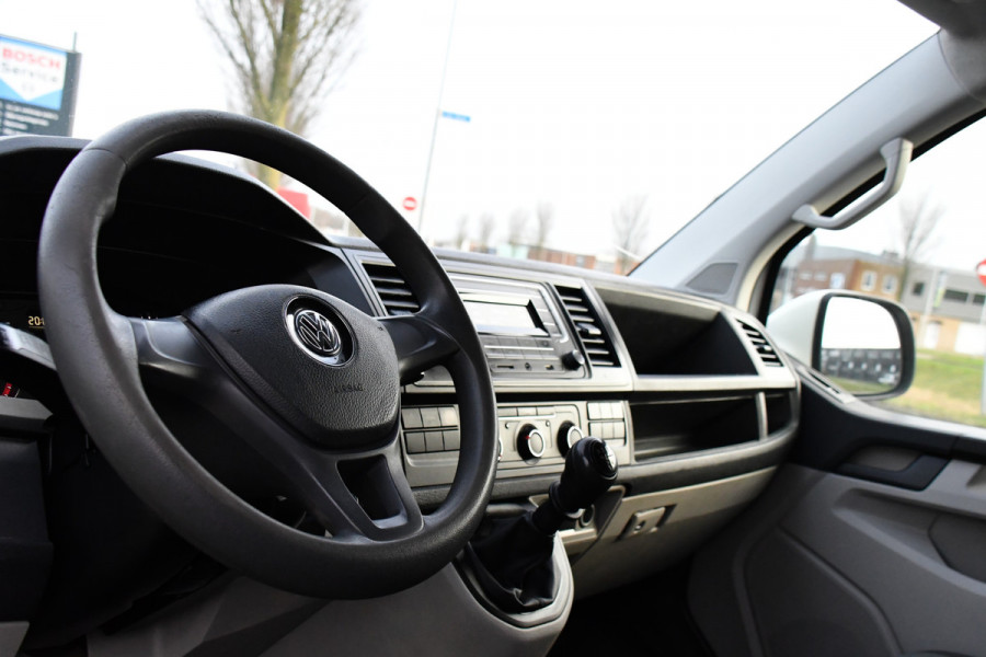 Volkswagen Transporter 2.0 TDI L2H1 DC Edition Cruise, Sensoren, Trekhaak, Airco, 85pk, Radio, Direct leverbaar!