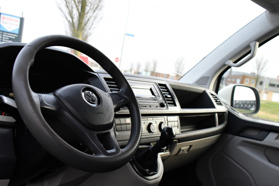 Volkswagen Transporter 2.0 TDI L2H1 DC Edition Cruise, Sensoren, Trekhaak, Airco, 85pk, Radio, Direct leverbaar!